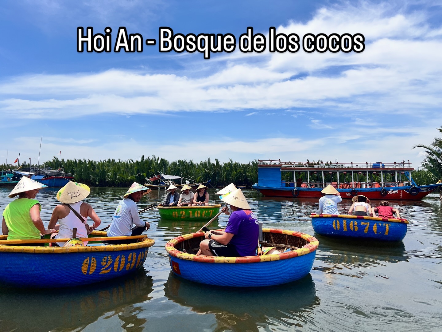 Round bamboo basket boats on the water of the coconut forest near Hội An